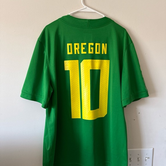 Nike Green and Yellow Men's Jersey - Picture 7 of 7